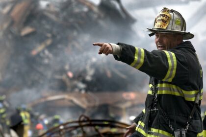 Fireman Firefighter Rubble - 12019 / Pixabay