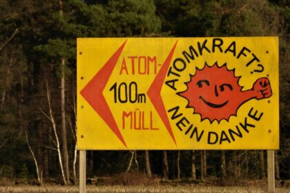Nuclear Waste Nuclear Power Shield - 2396521 / Pixabay