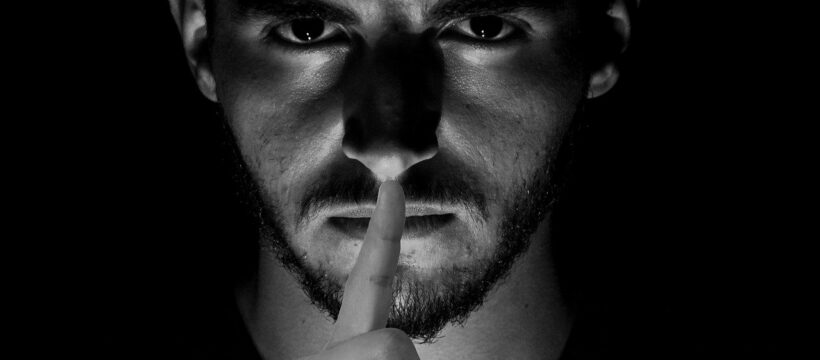 Secret Shut Up Shh Whisper  - Tumisu / Pixabay