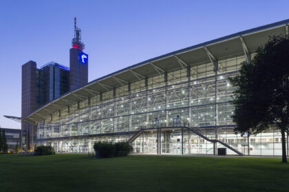 (C) Deutsche Messe - Messegelände, Aussenaufnahme der Halle 2