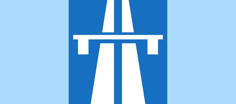 Motorway Beginning Sign Autobahn  - kreatikar / Pixabay